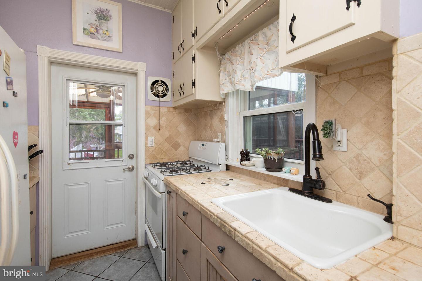 219 W Laurel Ave