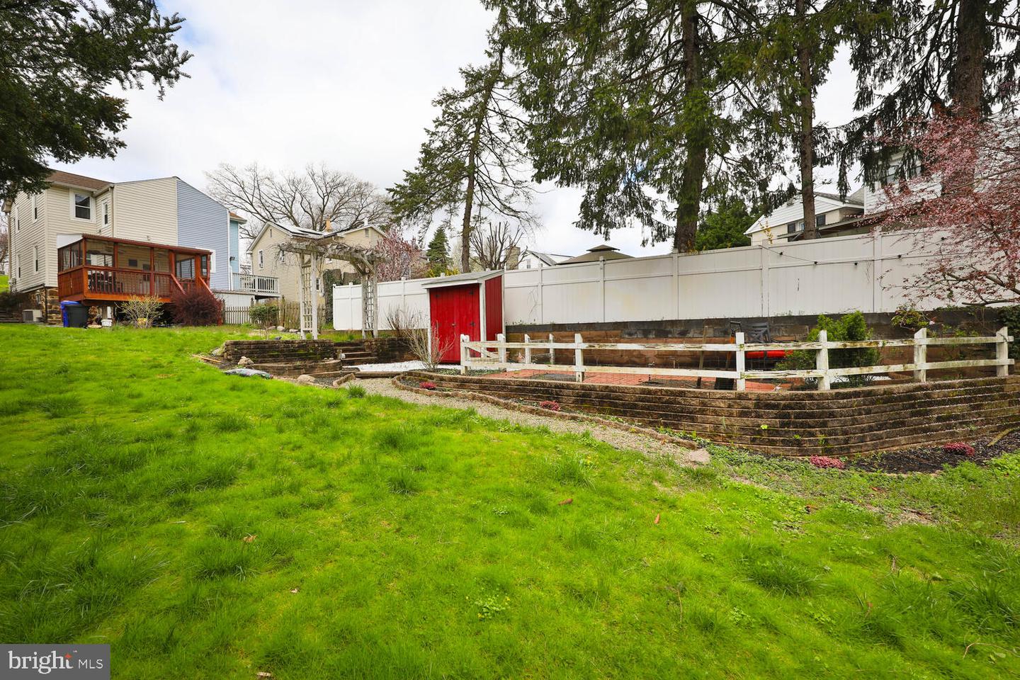 219 W Laurel Ave