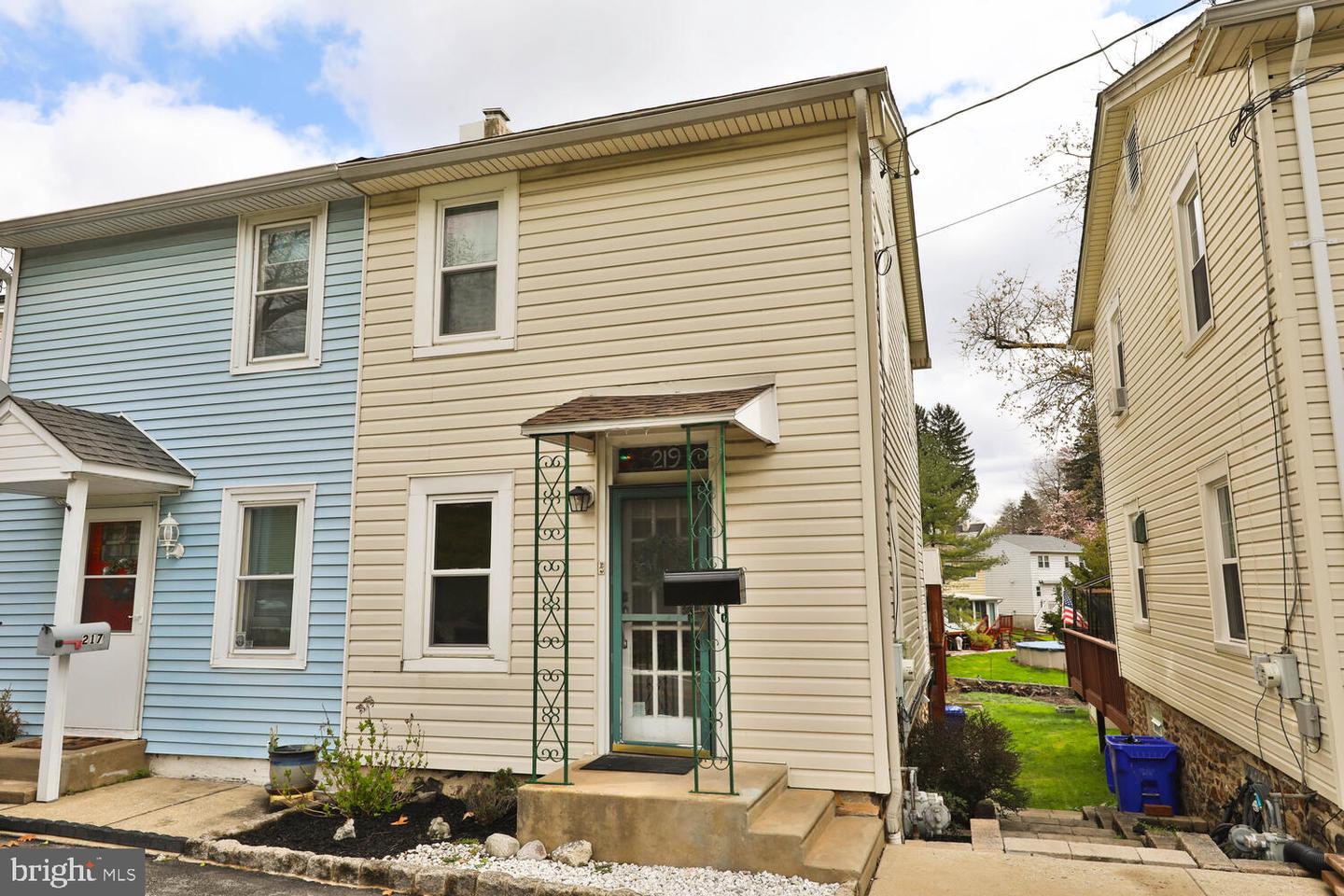 219 W Laurel Ave
