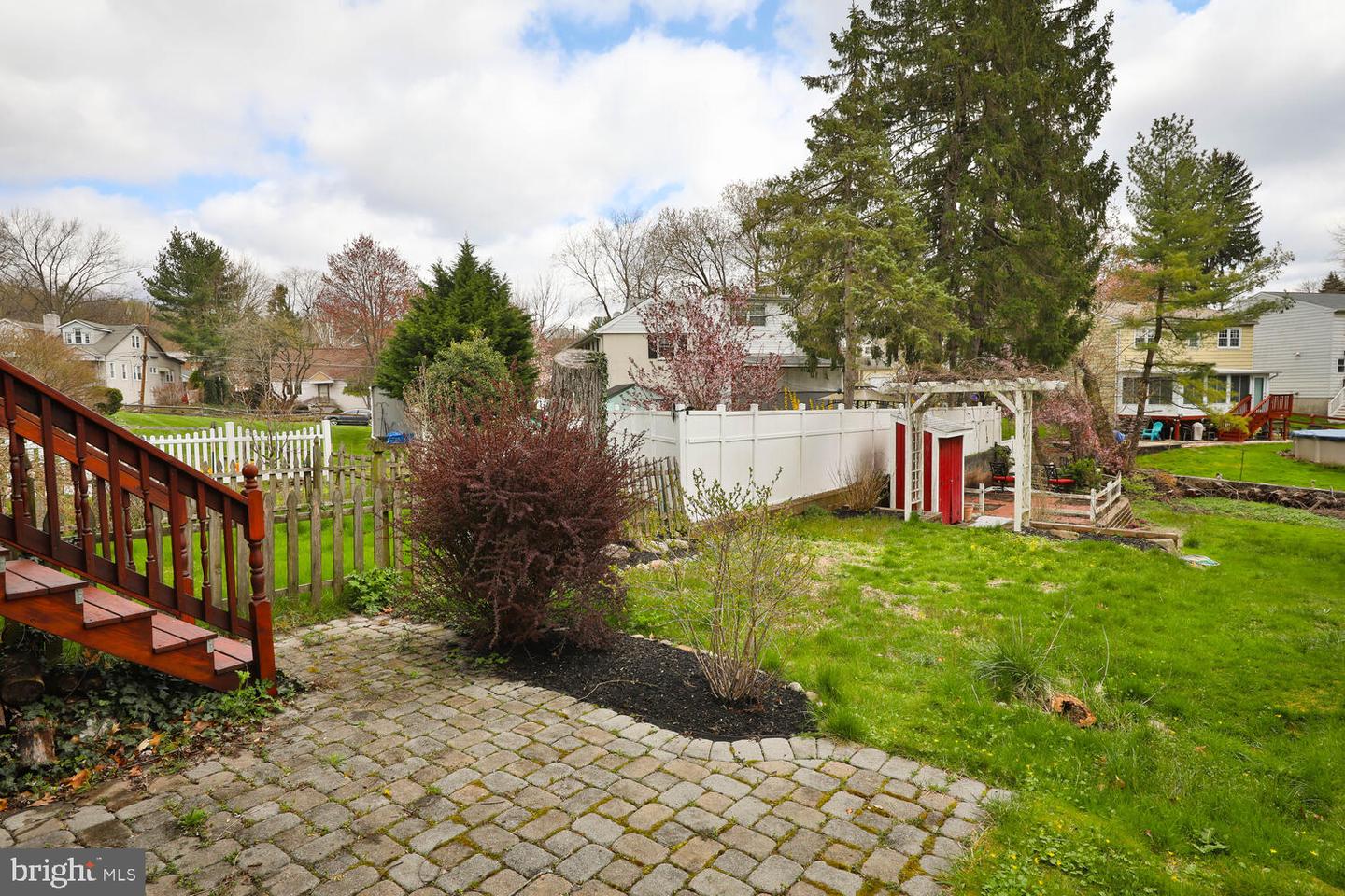 219 W Laurel Ave