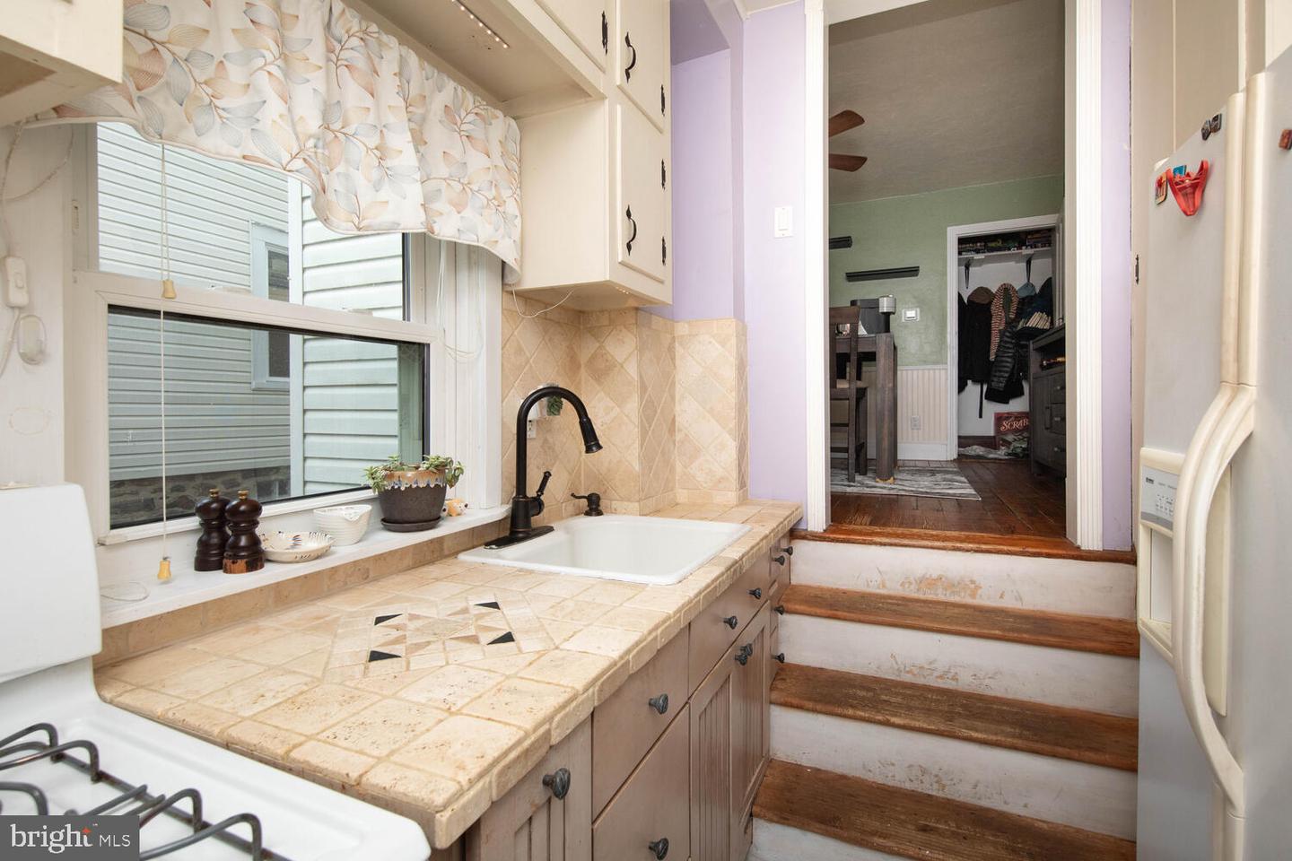 219 W Laurel Ave