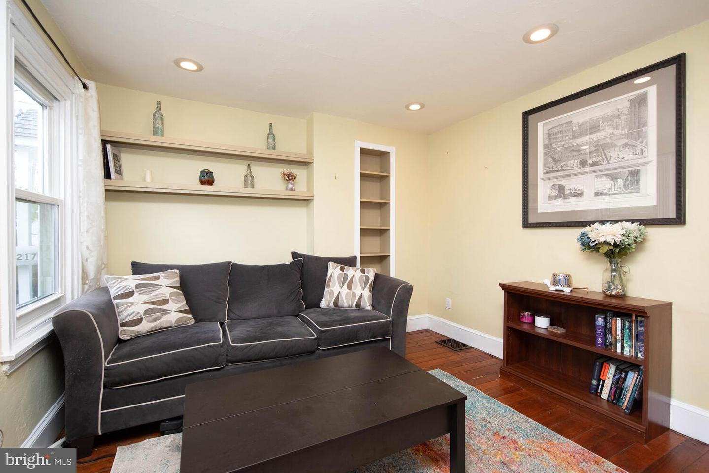 219 W Laurel Ave