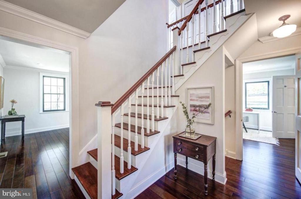 401 E Mill Rd