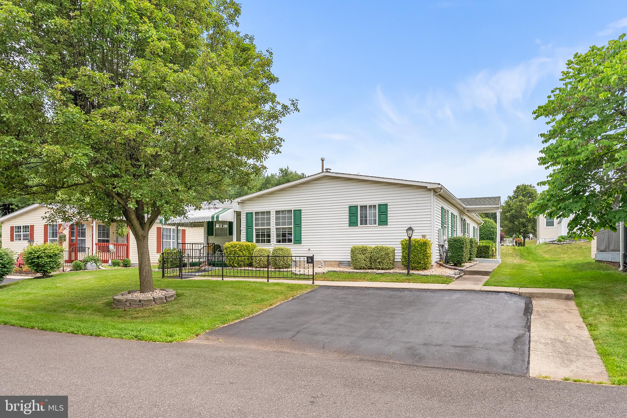 16 Juniper Ct W
