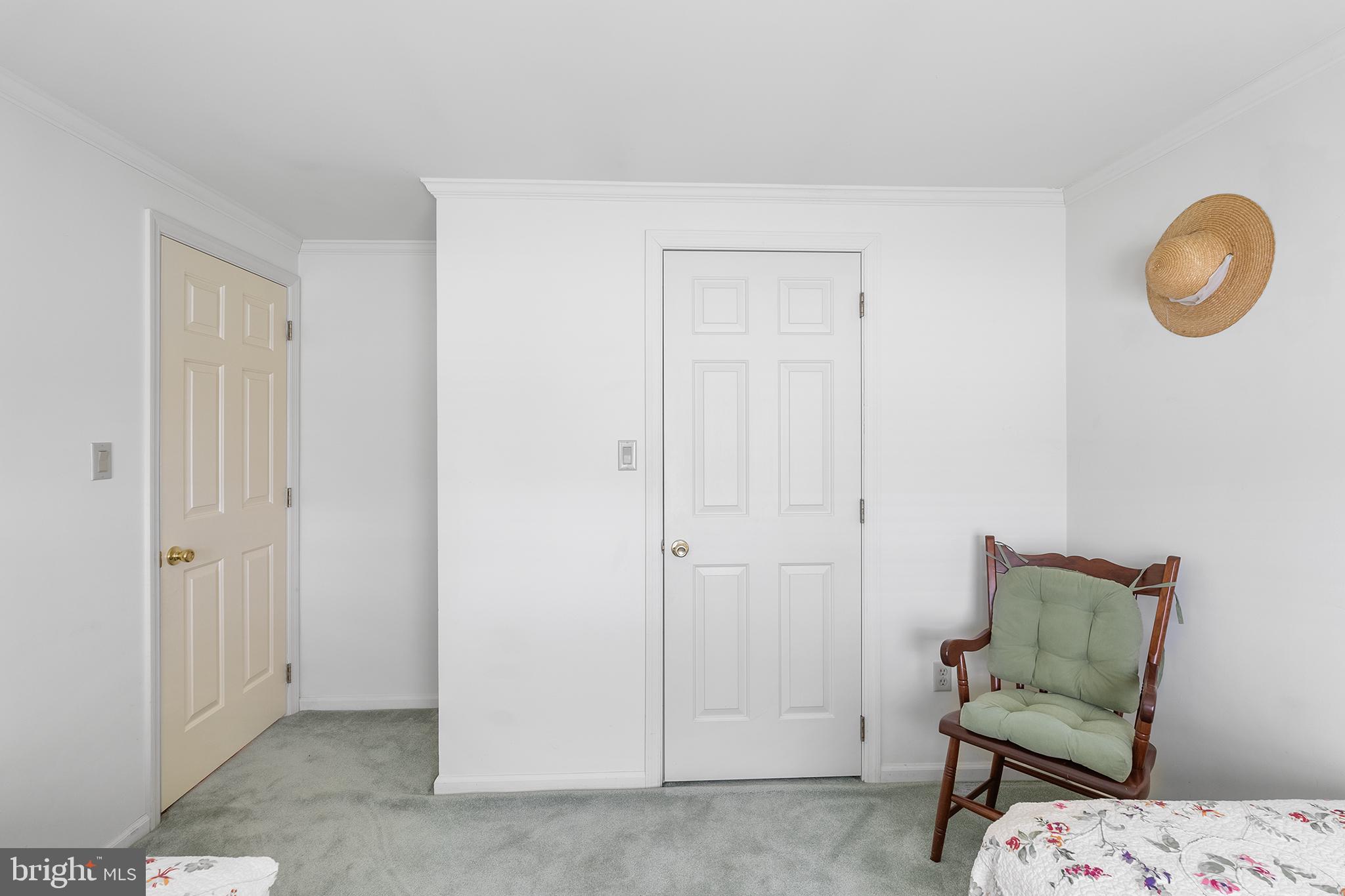 16 Juniper Ct W