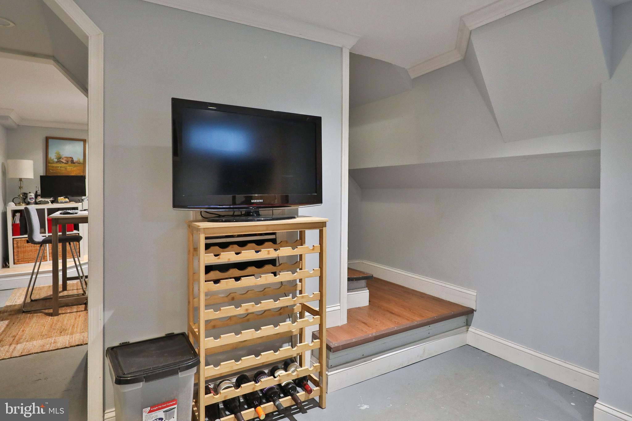 149 W 7th Ave