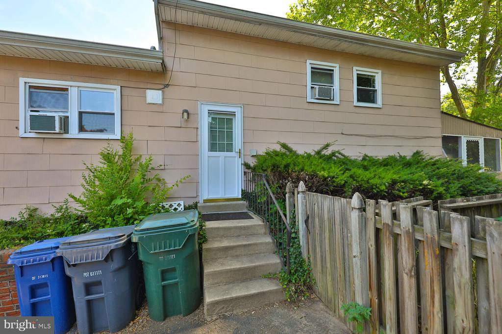 1429 Lindbergh Ave