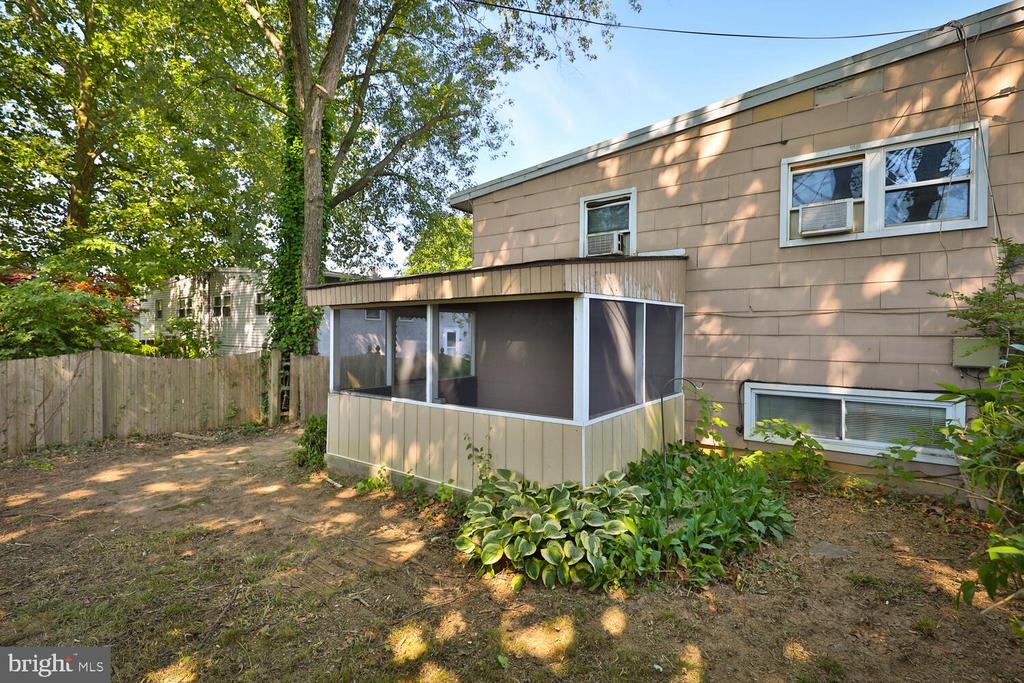 1429 Lindbergh Ave