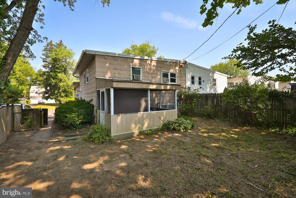 1429 Lindbergh Ave