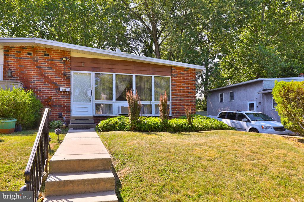 1429 Lindbergh Ave