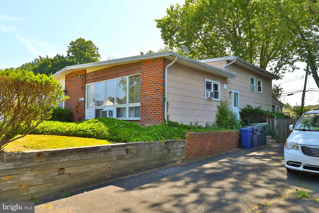 1429 Lindbergh Ave