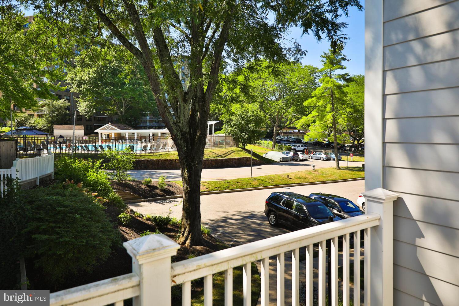 1740 Oakwood Ter #14-H