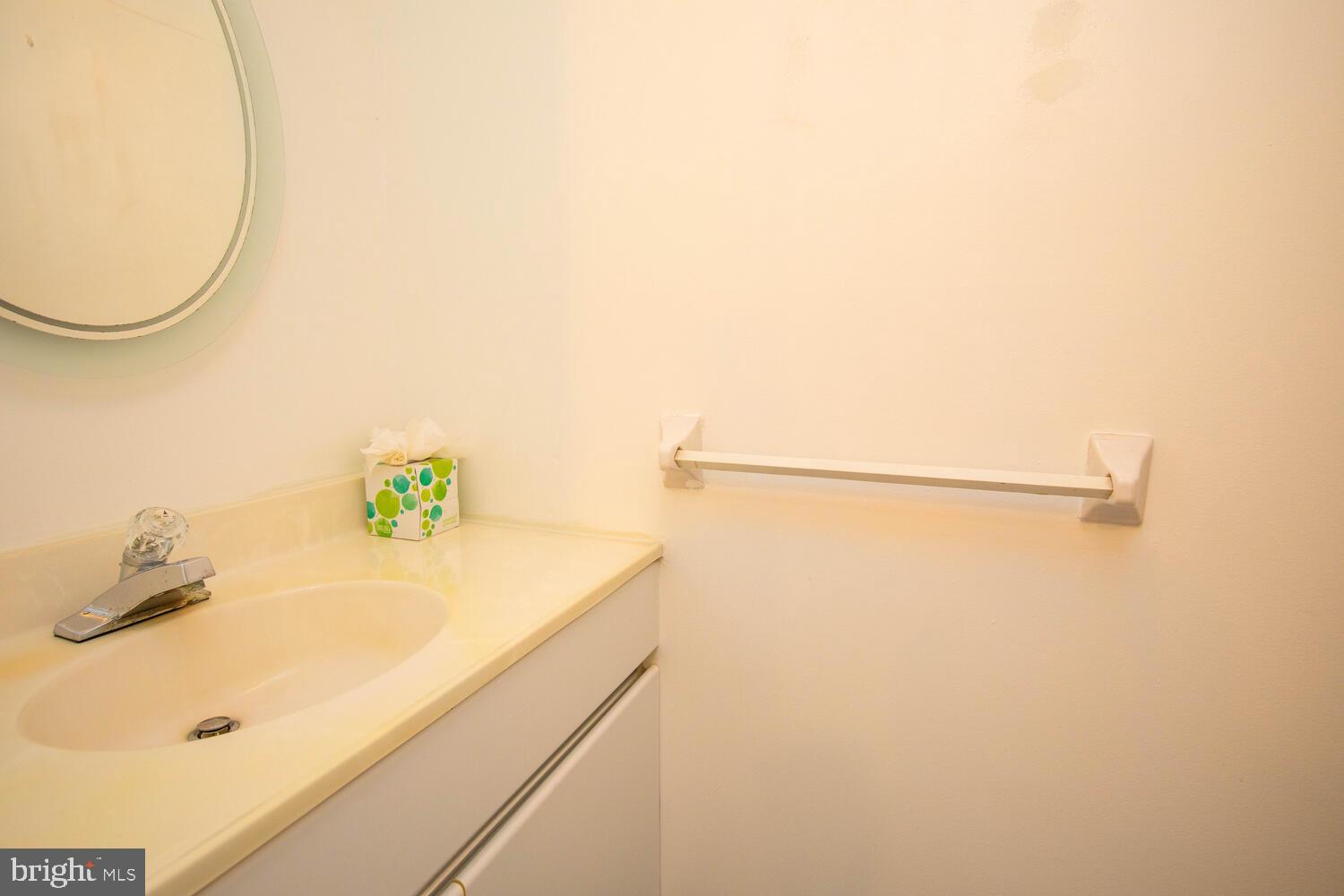 1740 Oakwood Ter #14-H