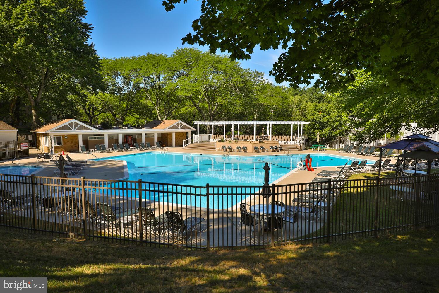 1740 Oakwood Ter #14-H