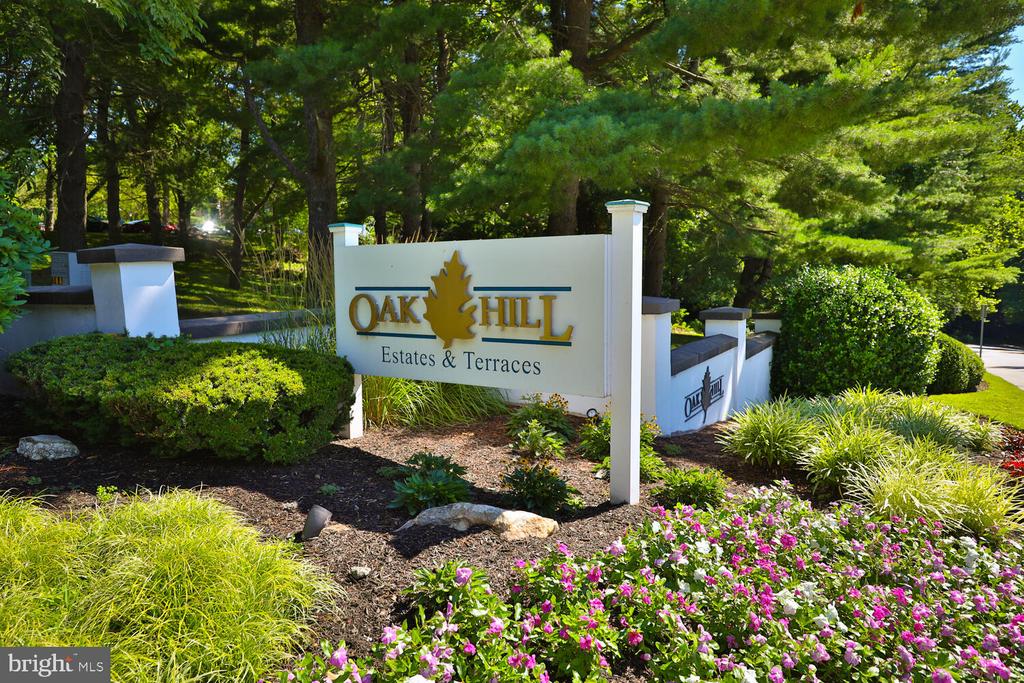 1740 Oakwood Ter #14-H