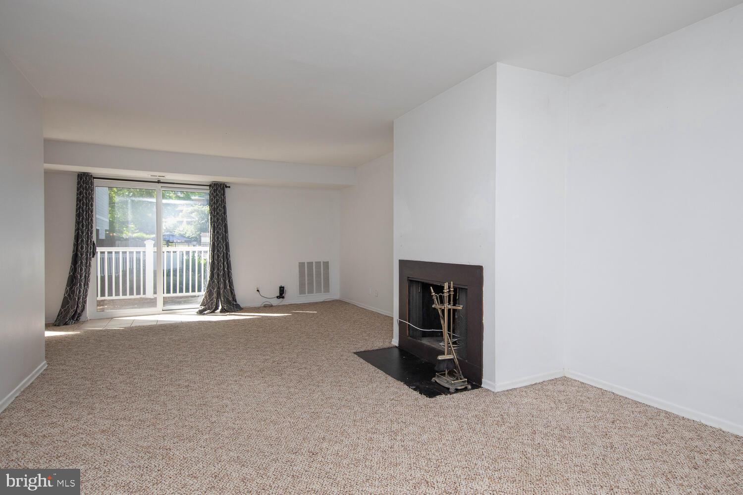 1740 Oakwood Ter #14-H