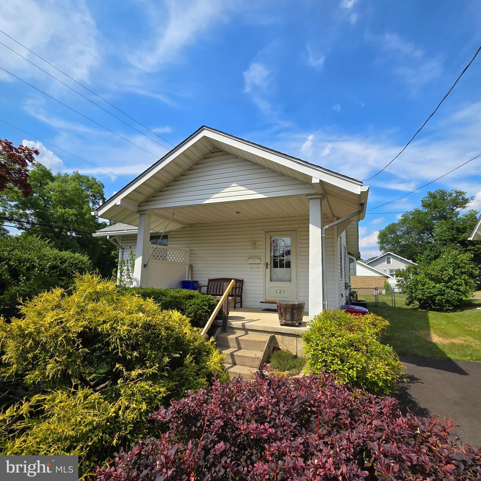121 BORBECK AVE