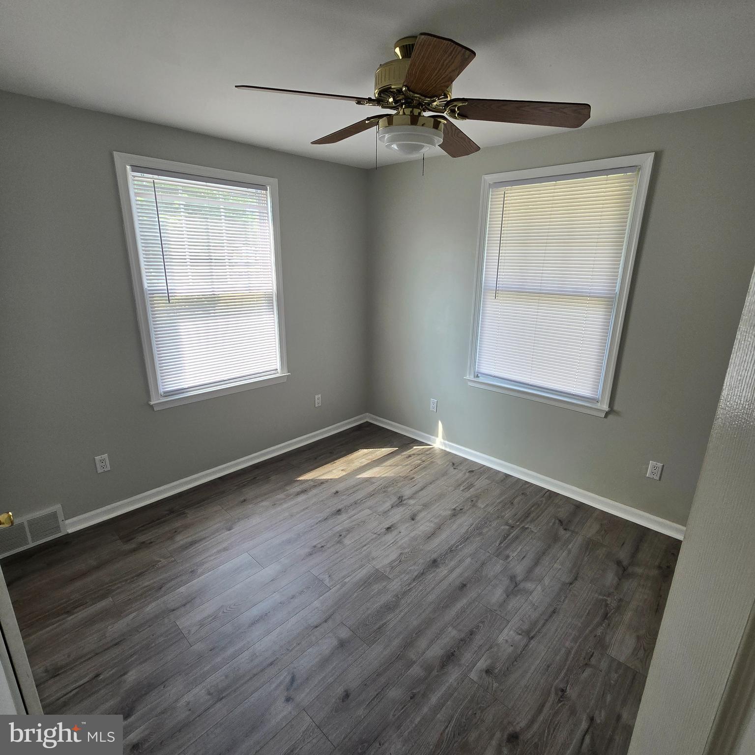 121 BORBECK AVE