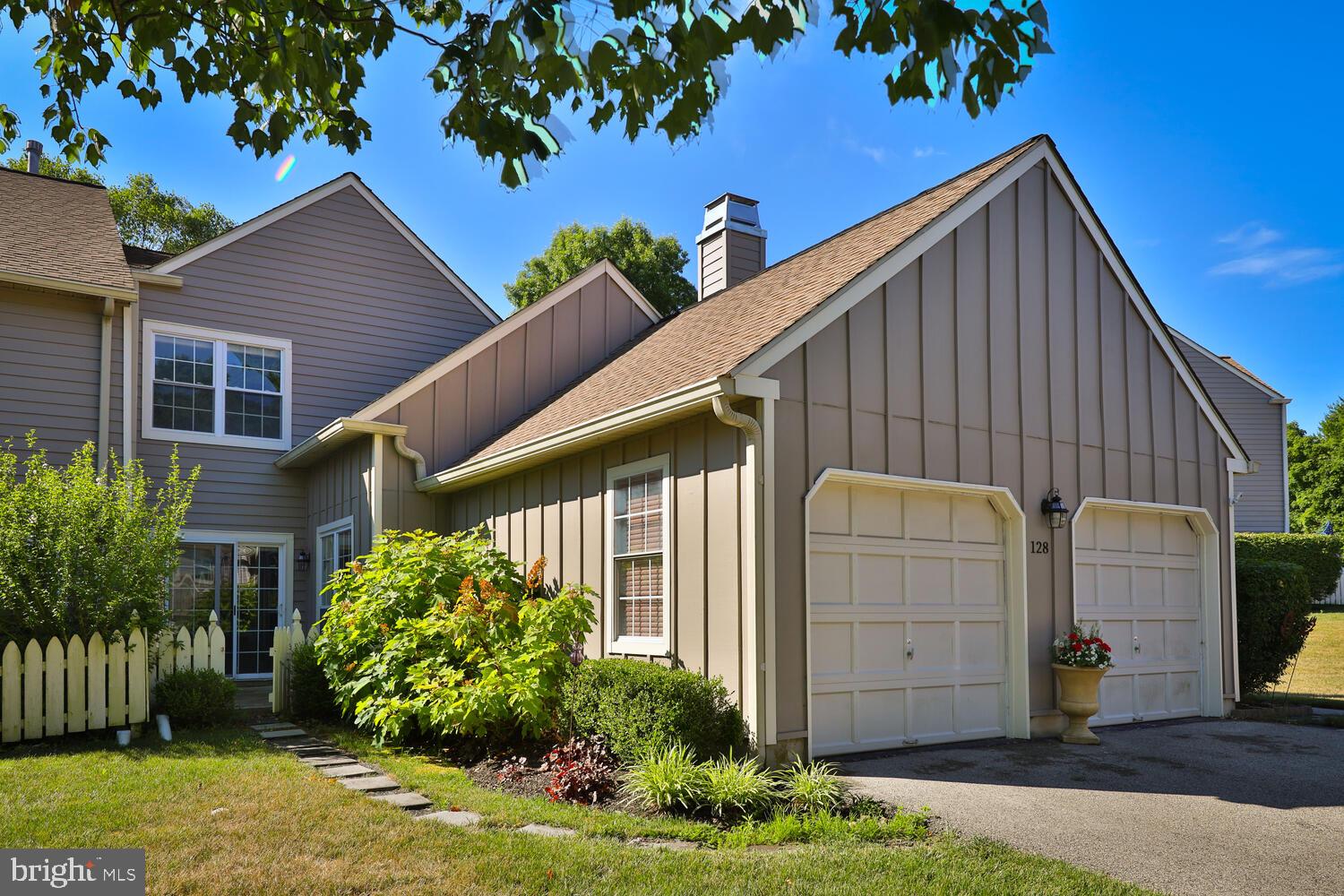 128 Orchard Ct