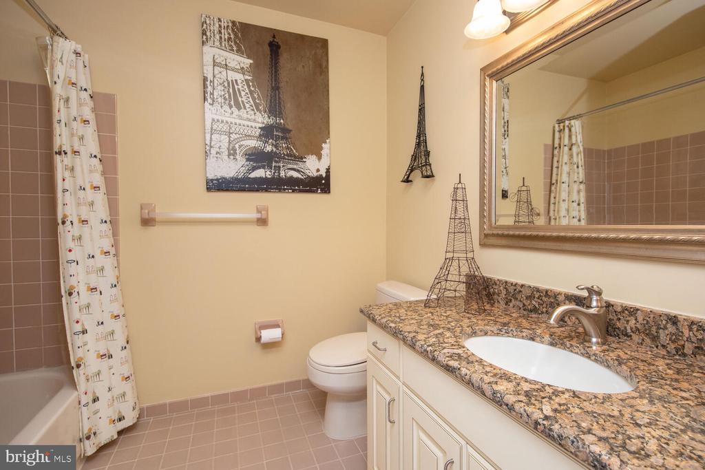 128 Orchard Ct