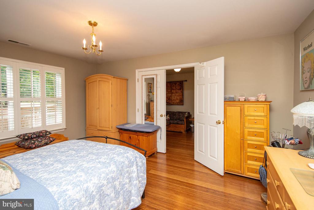128 Orchard Ct