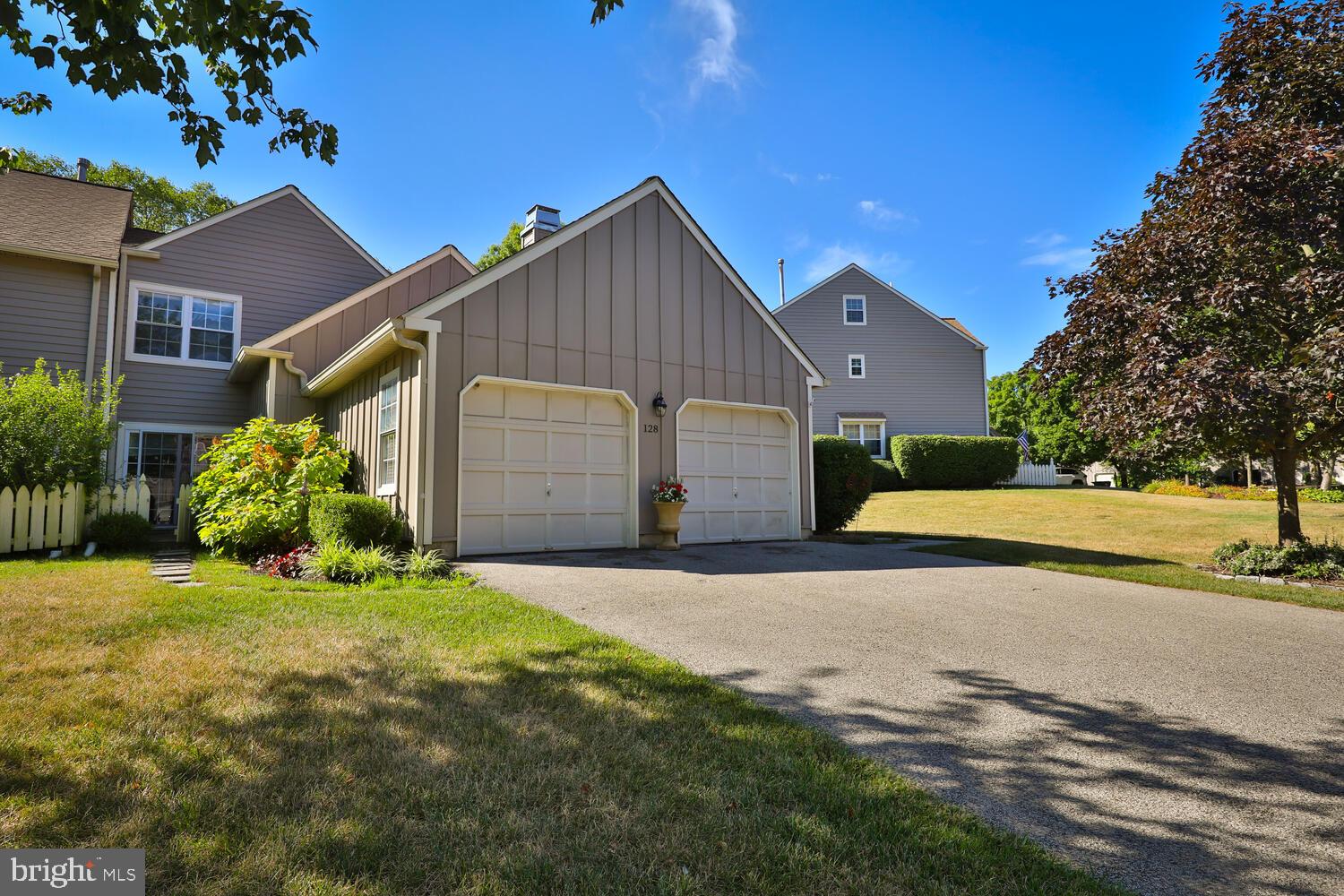 128 Orchard Ct