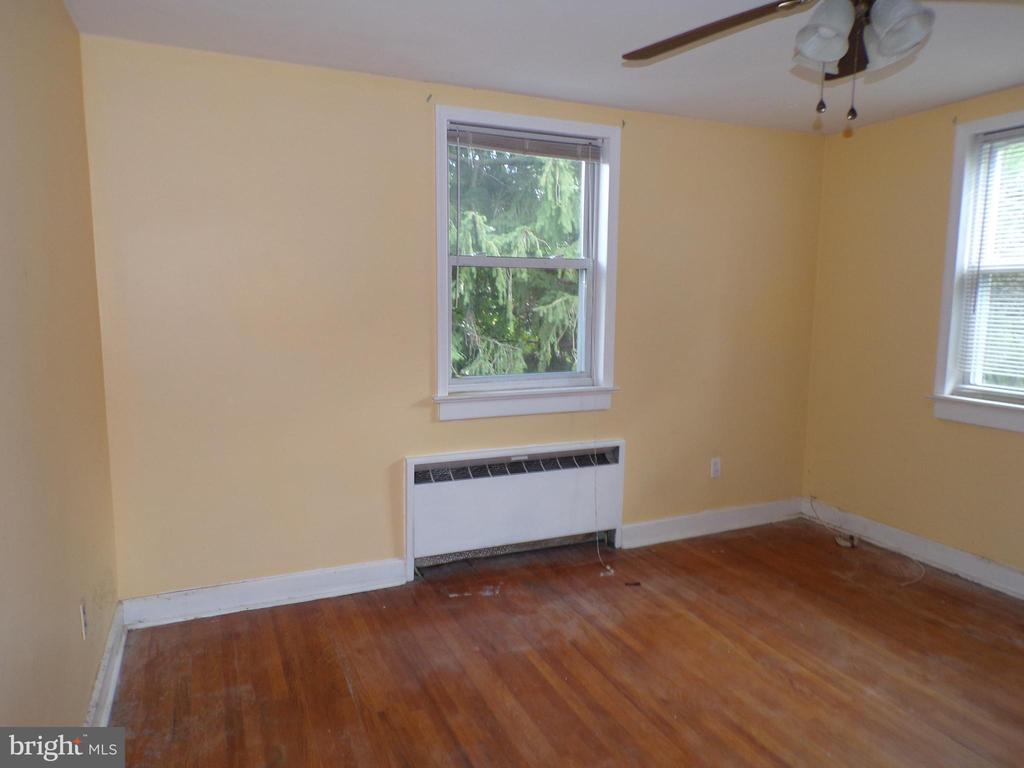 2708 Jenkintown Rd