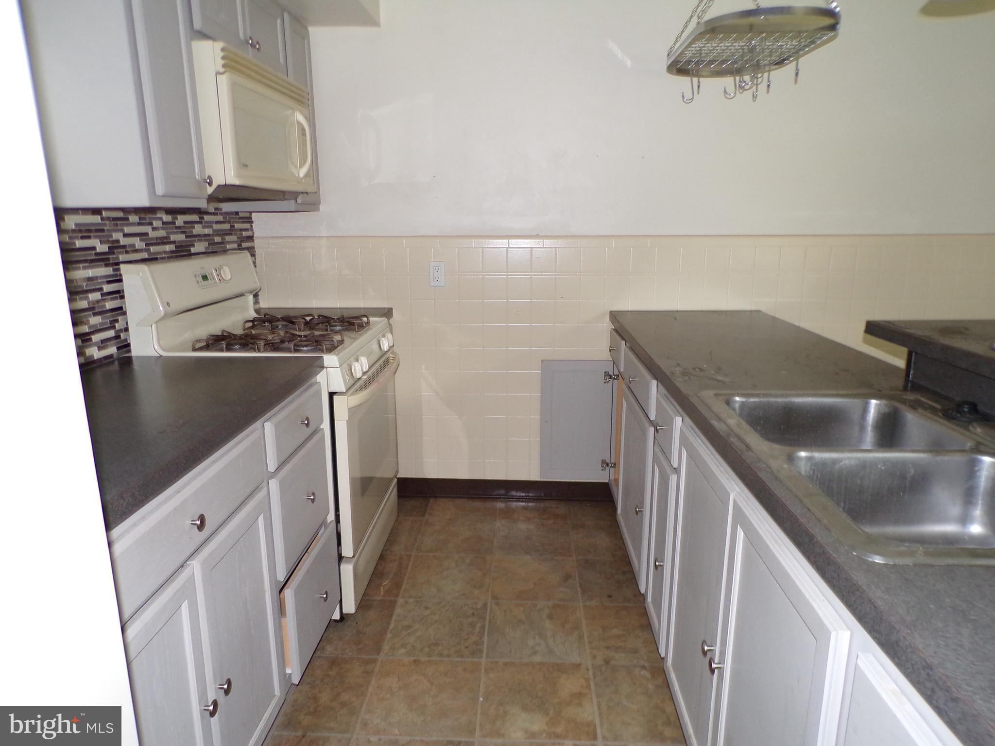 2708 Jenkintown Rd