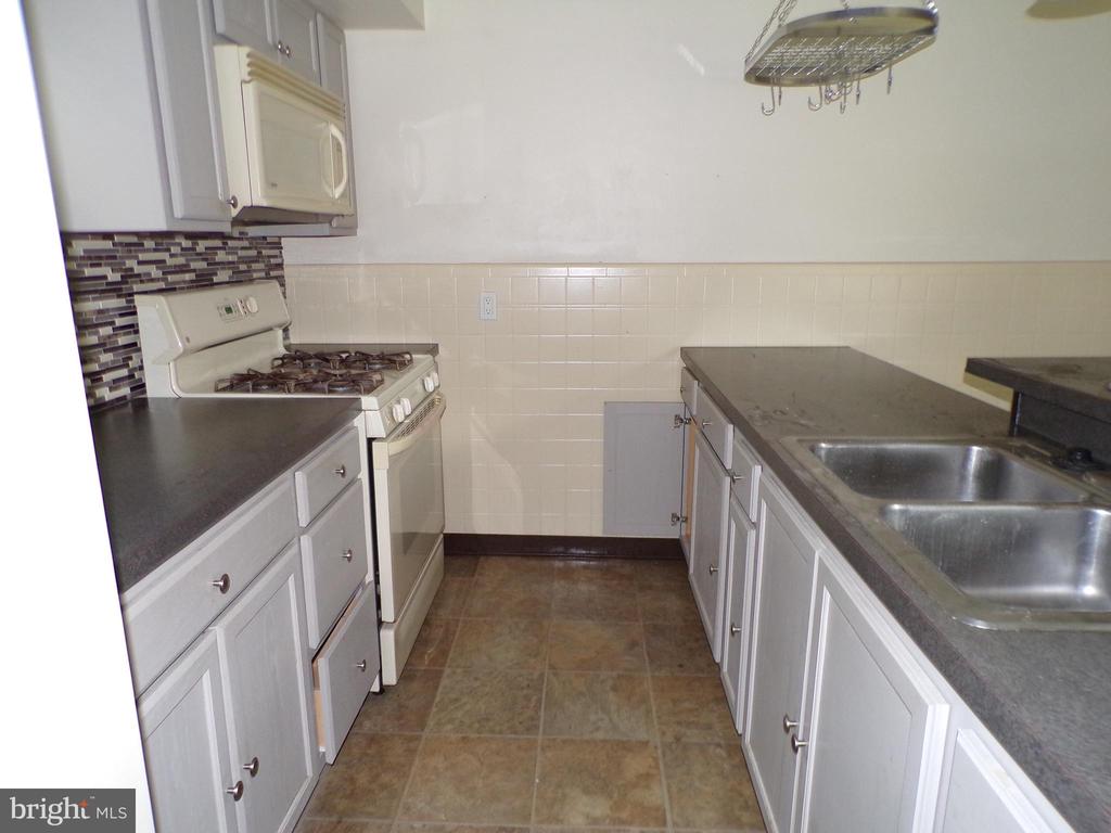 2708 Jenkintown Rd
