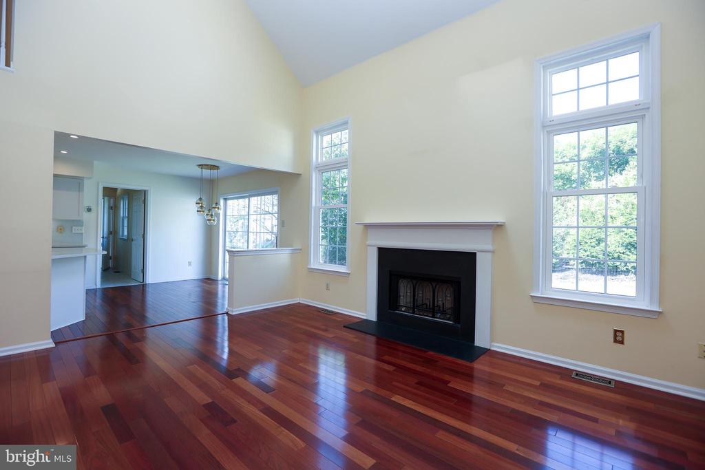 529 CEDAR DR