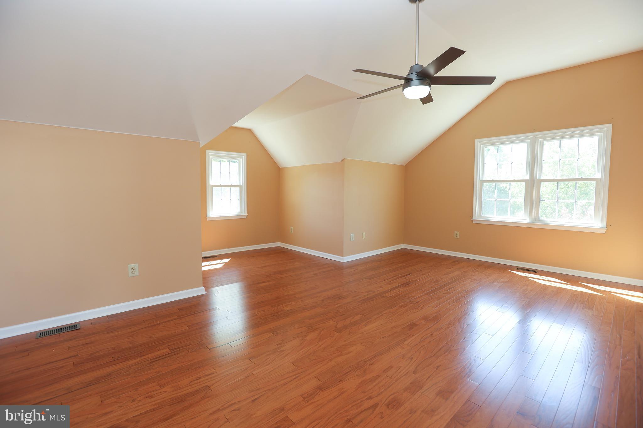 529 CEDAR DR