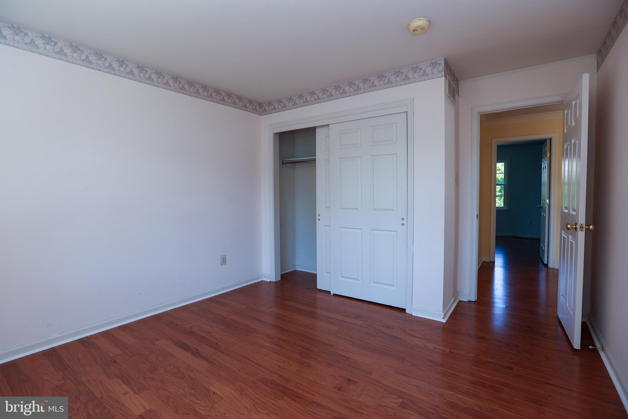 529 CEDAR DR