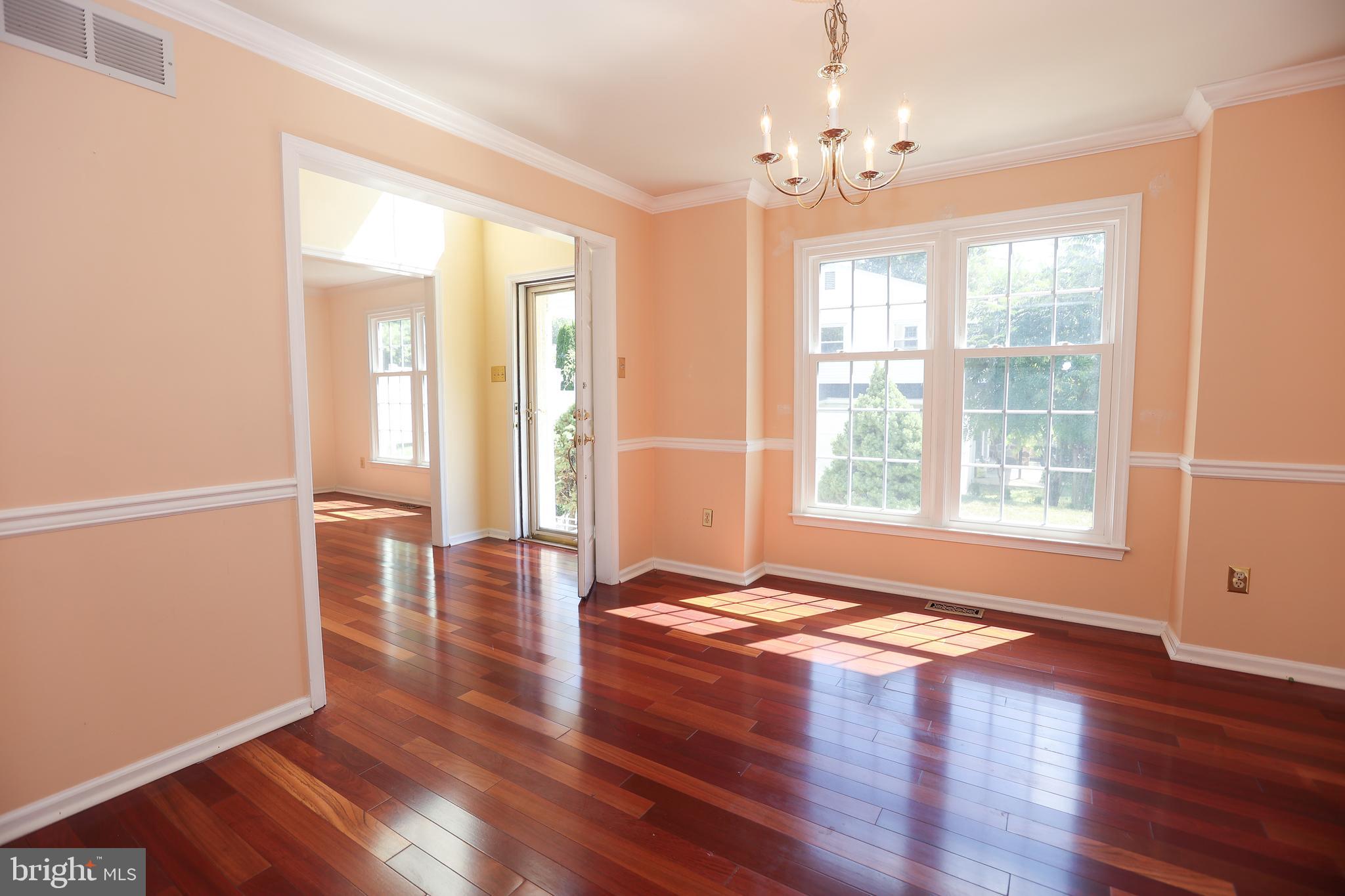 529 CEDAR DR
