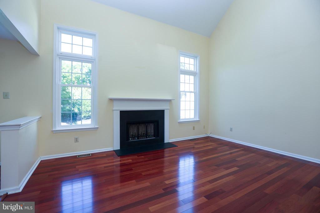 529 CEDAR DR