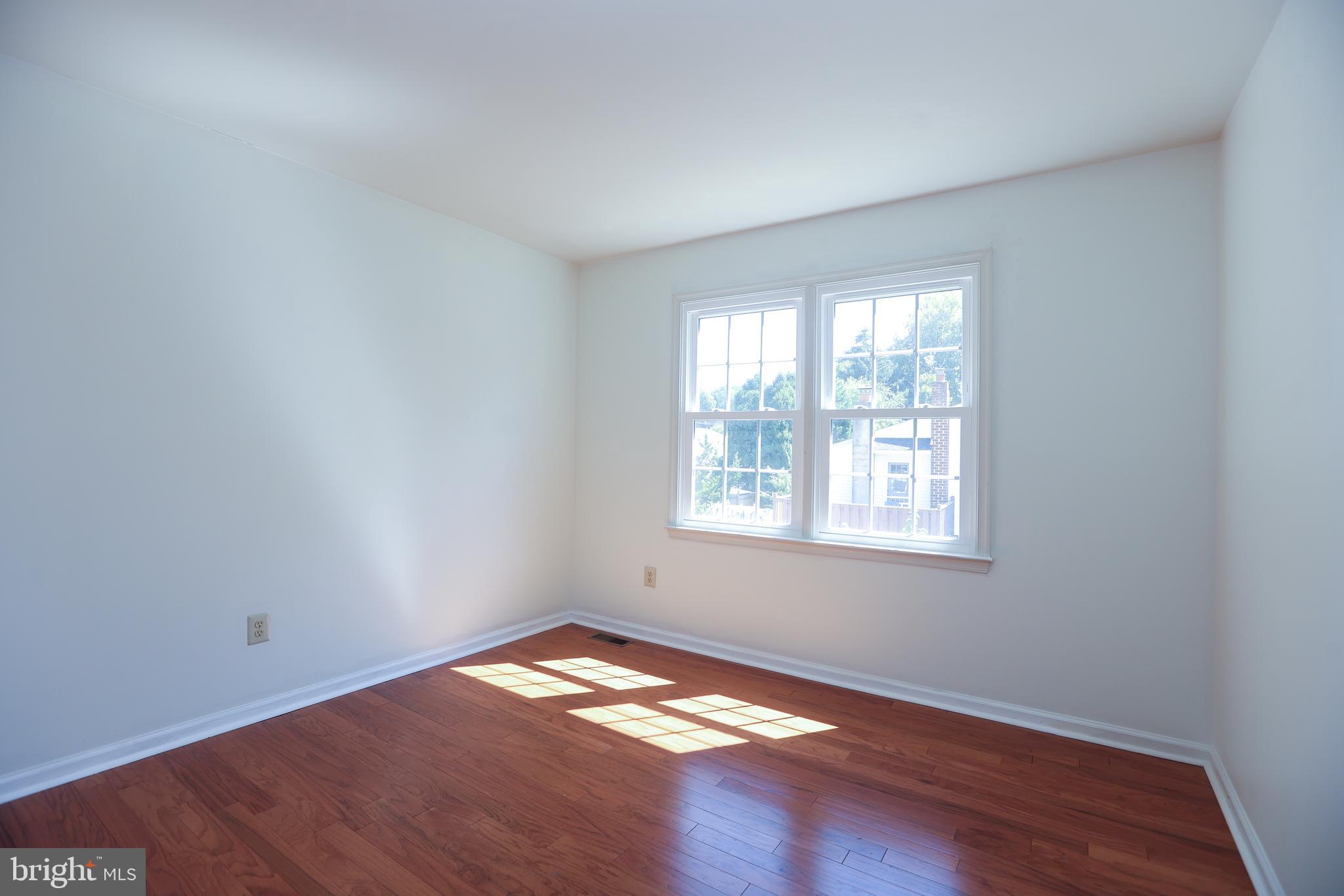 529 CEDAR DR