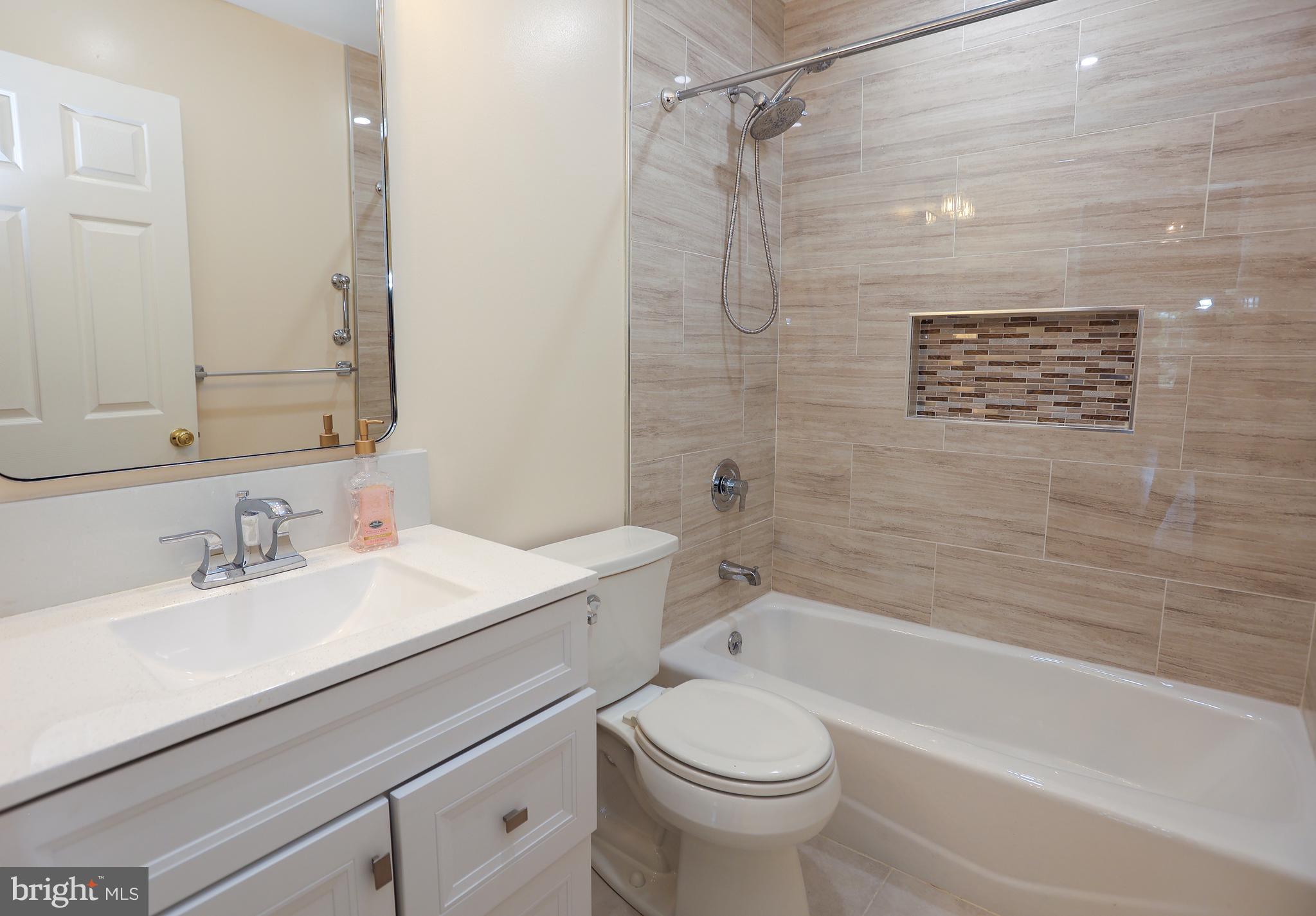 529 CEDAR DR