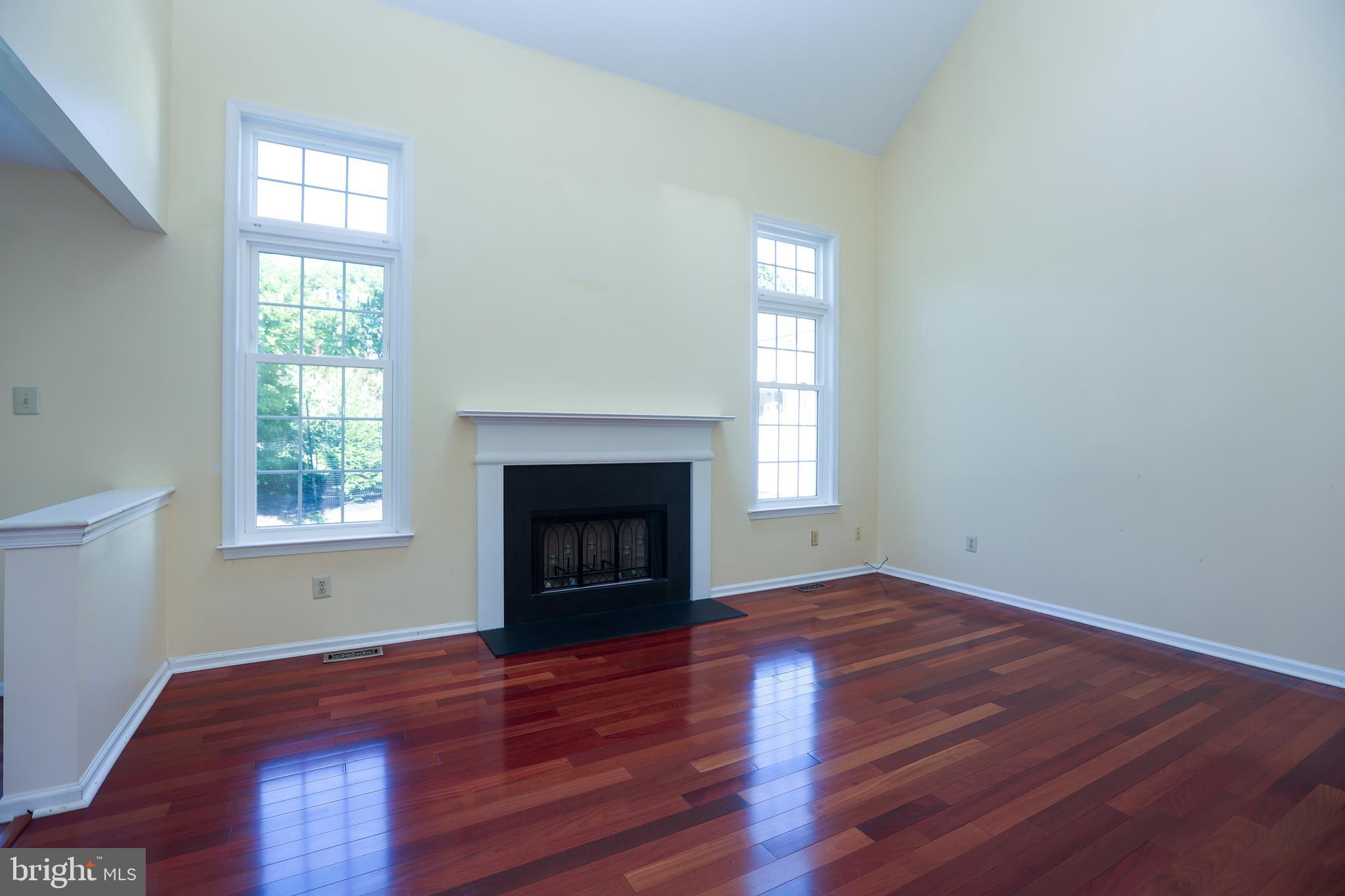 529 CEDAR DR