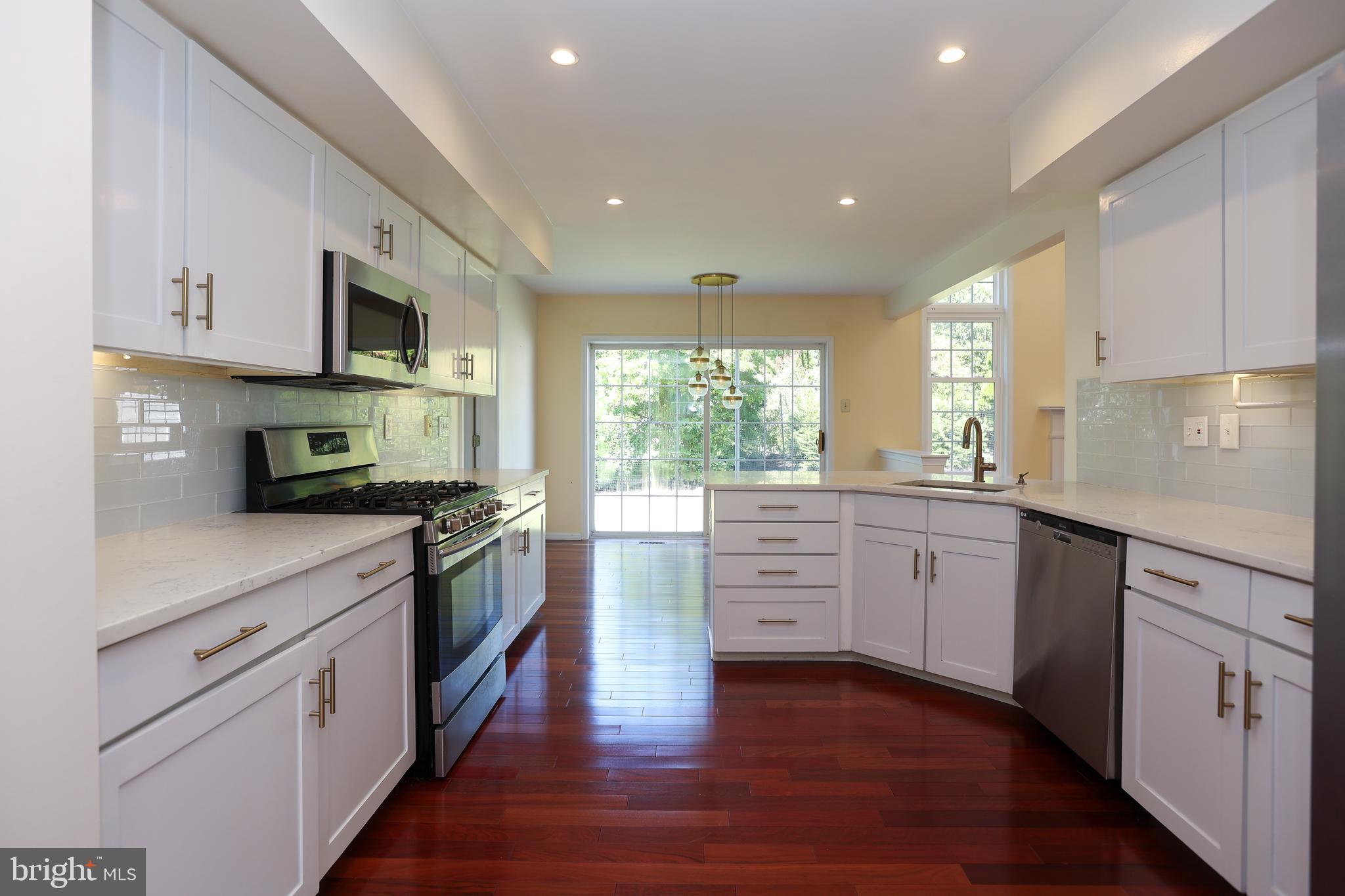 529 CEDAR DR