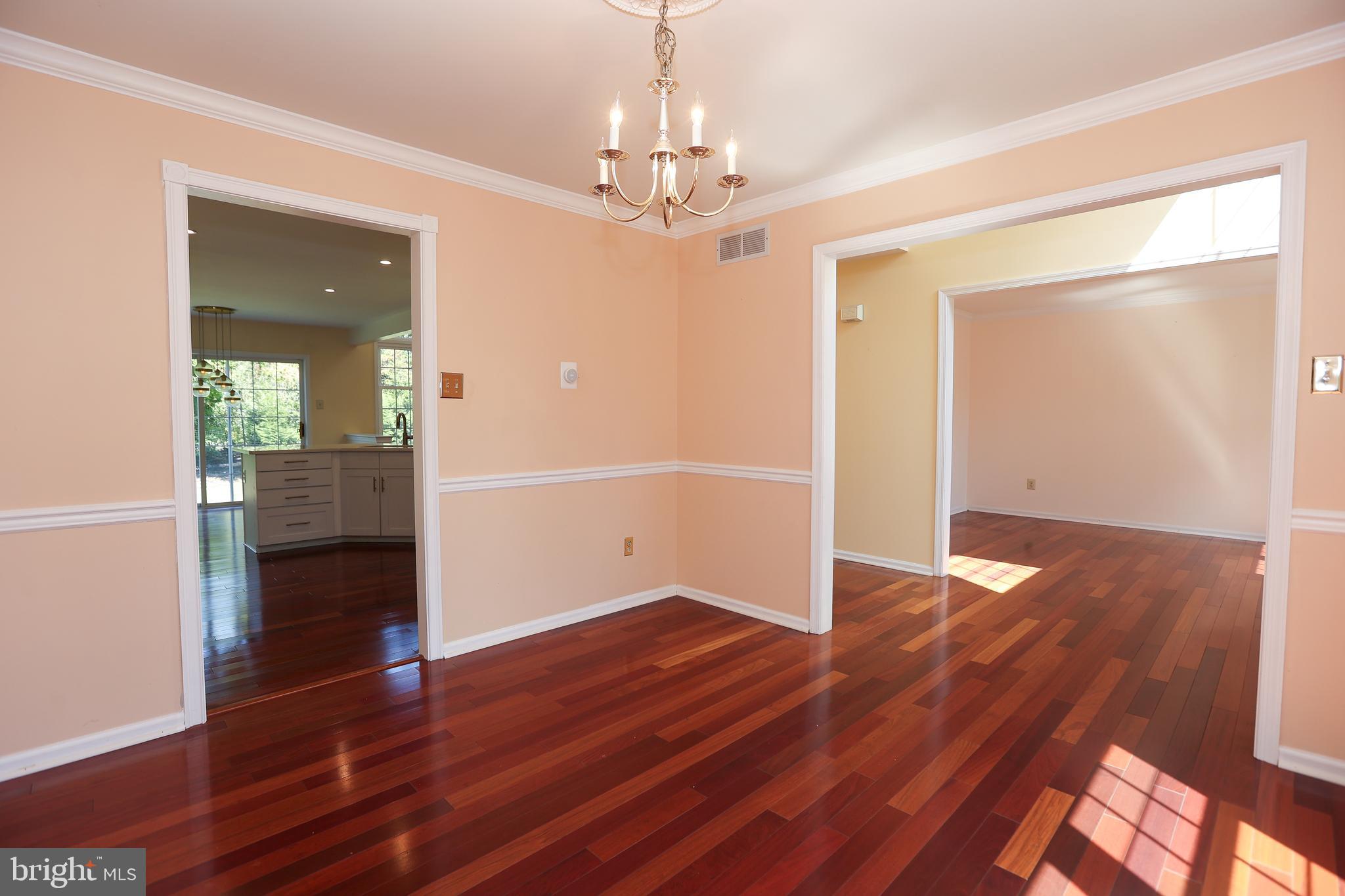 529 CEDAR DR