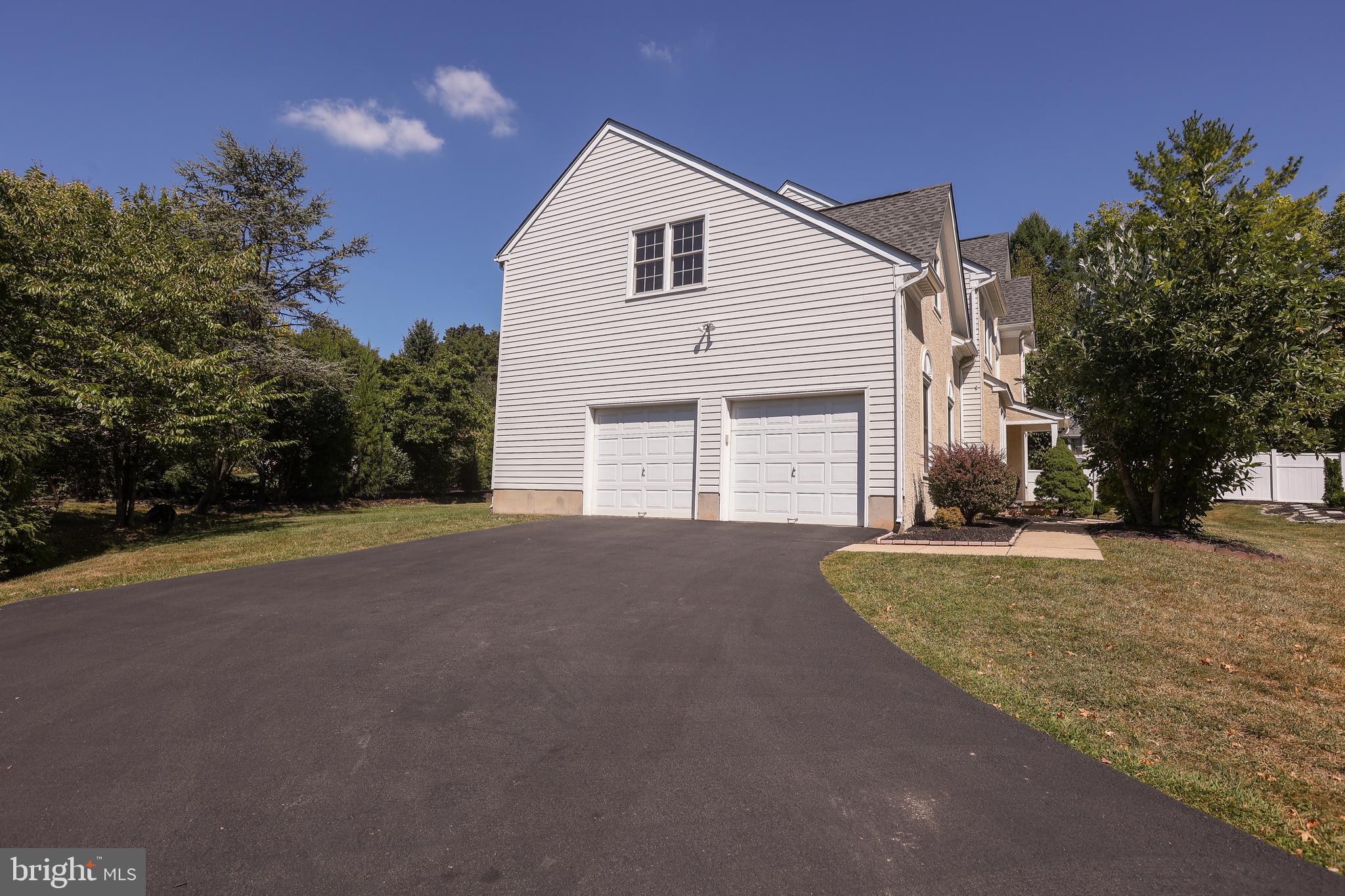 529 CEDAR DR