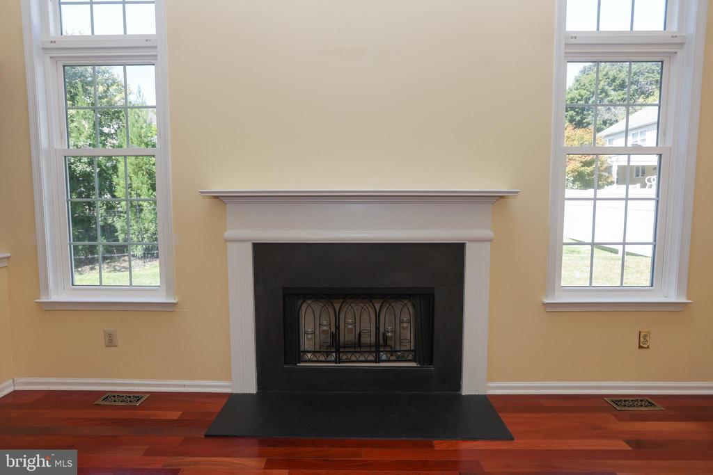 529 CEDAR DR