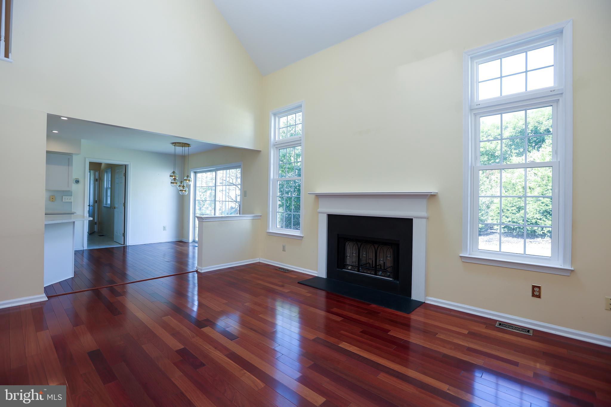 529 CEDAR DR
