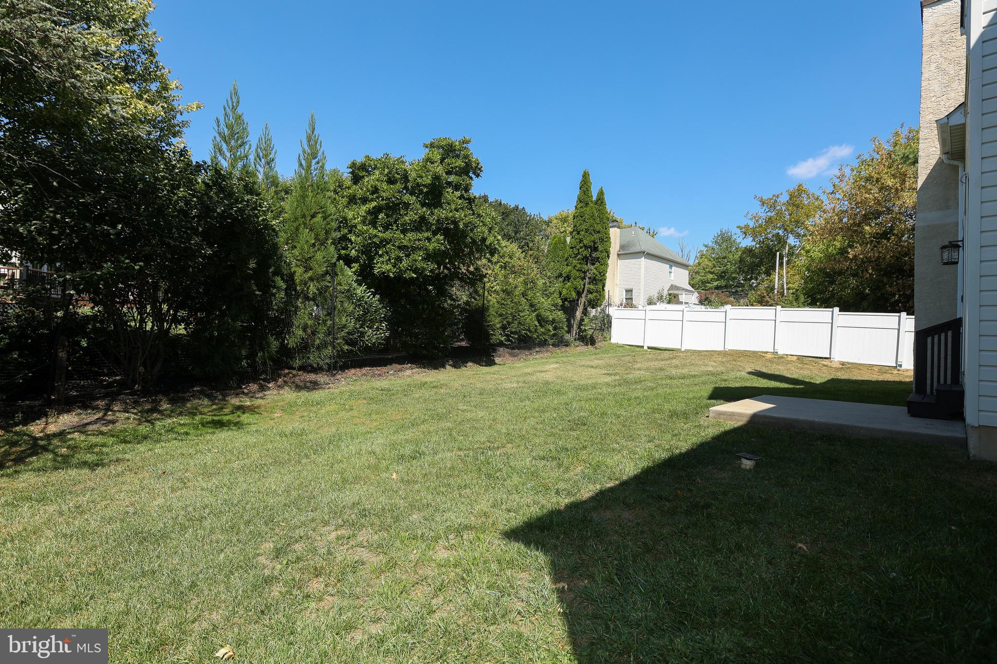 529 CEDAR DR