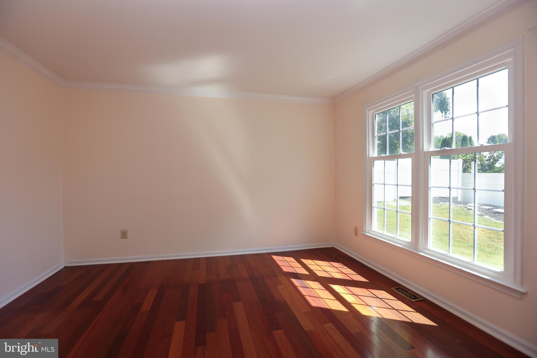 529 CEDAR DR