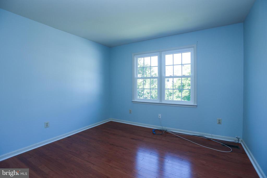 529 CEDAR DR