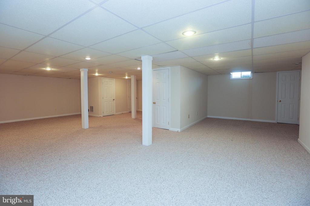 529 CEDAR DR