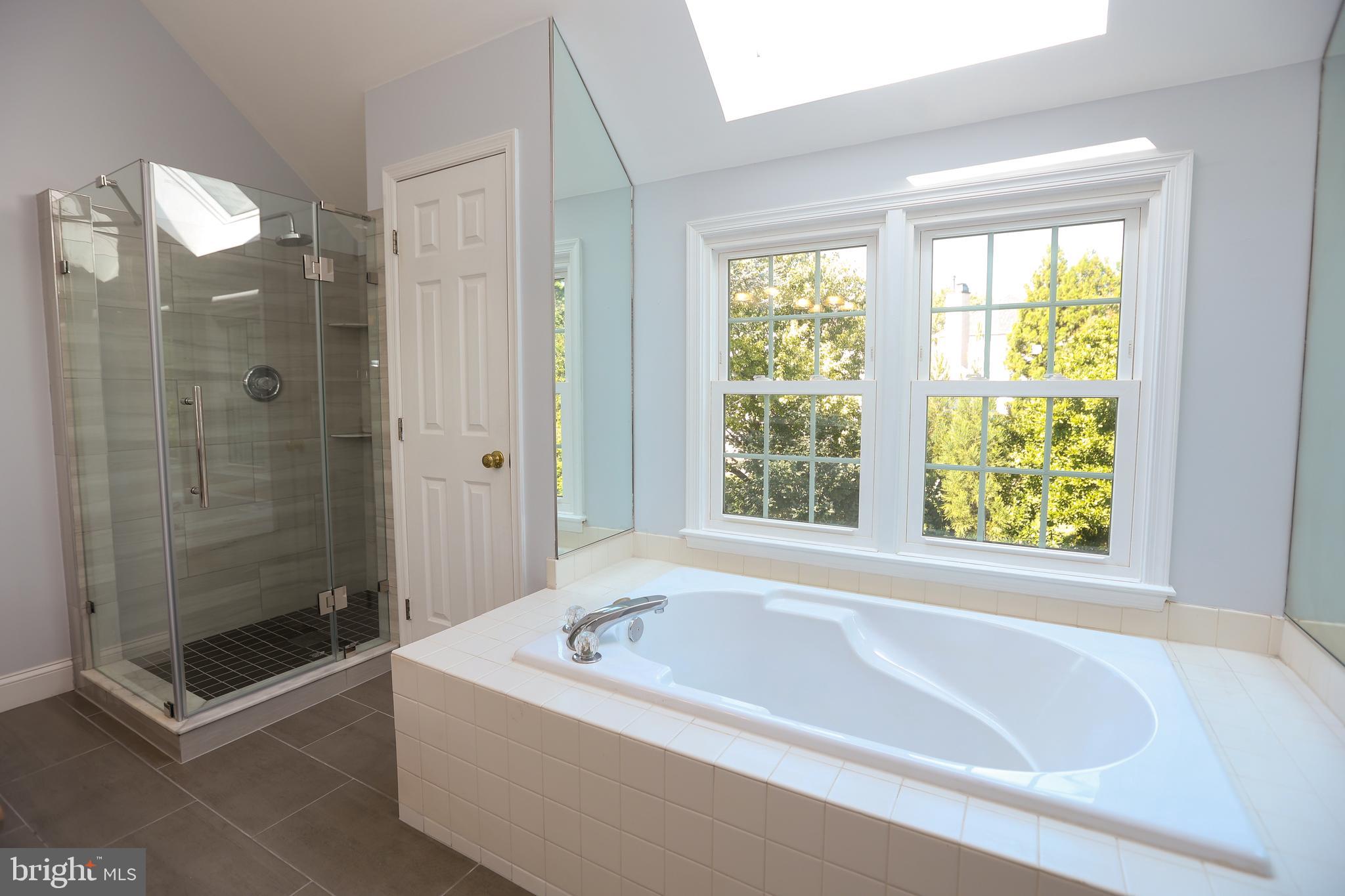 529 CEDAR DR