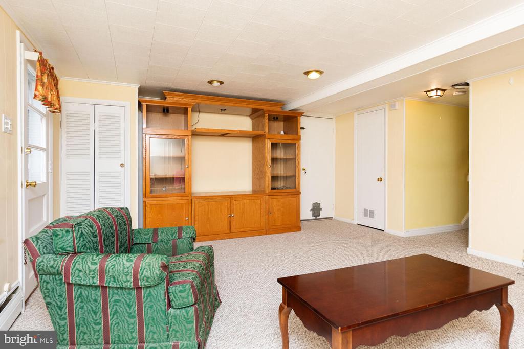 404 Longfield Rd