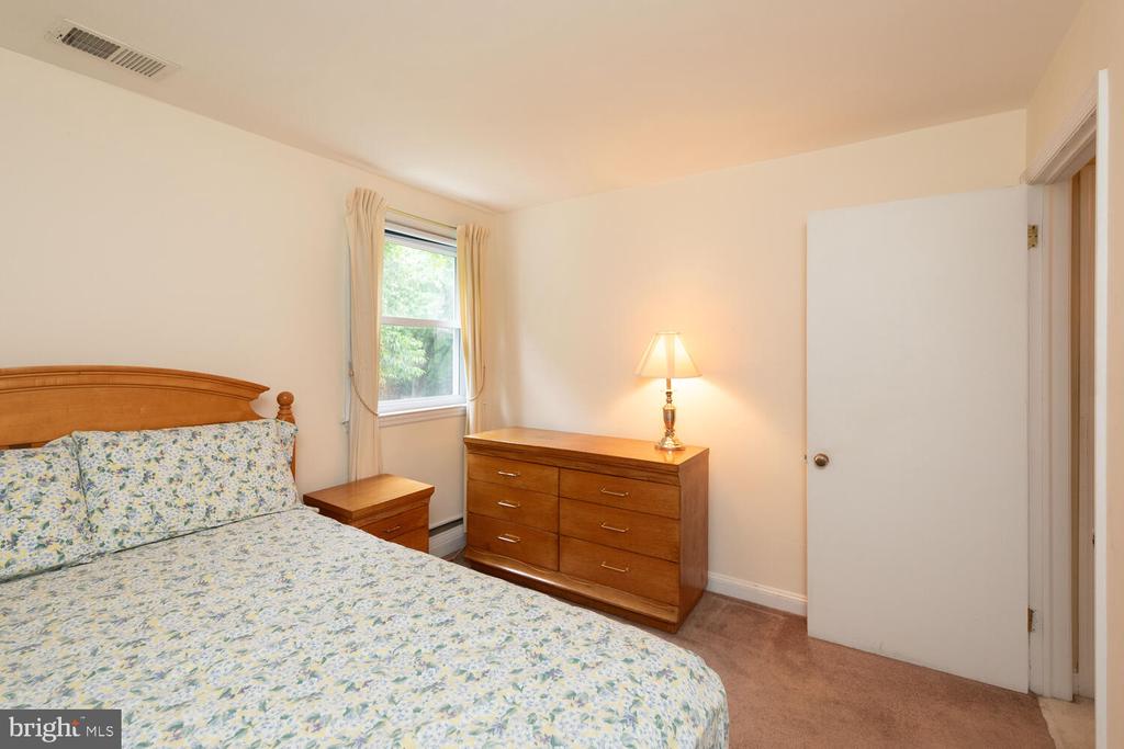 404 Longfield Rd