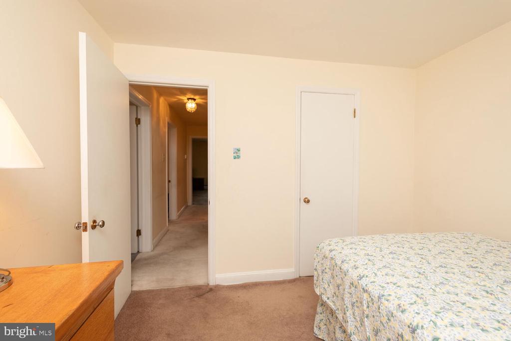 404 Longfield Rd